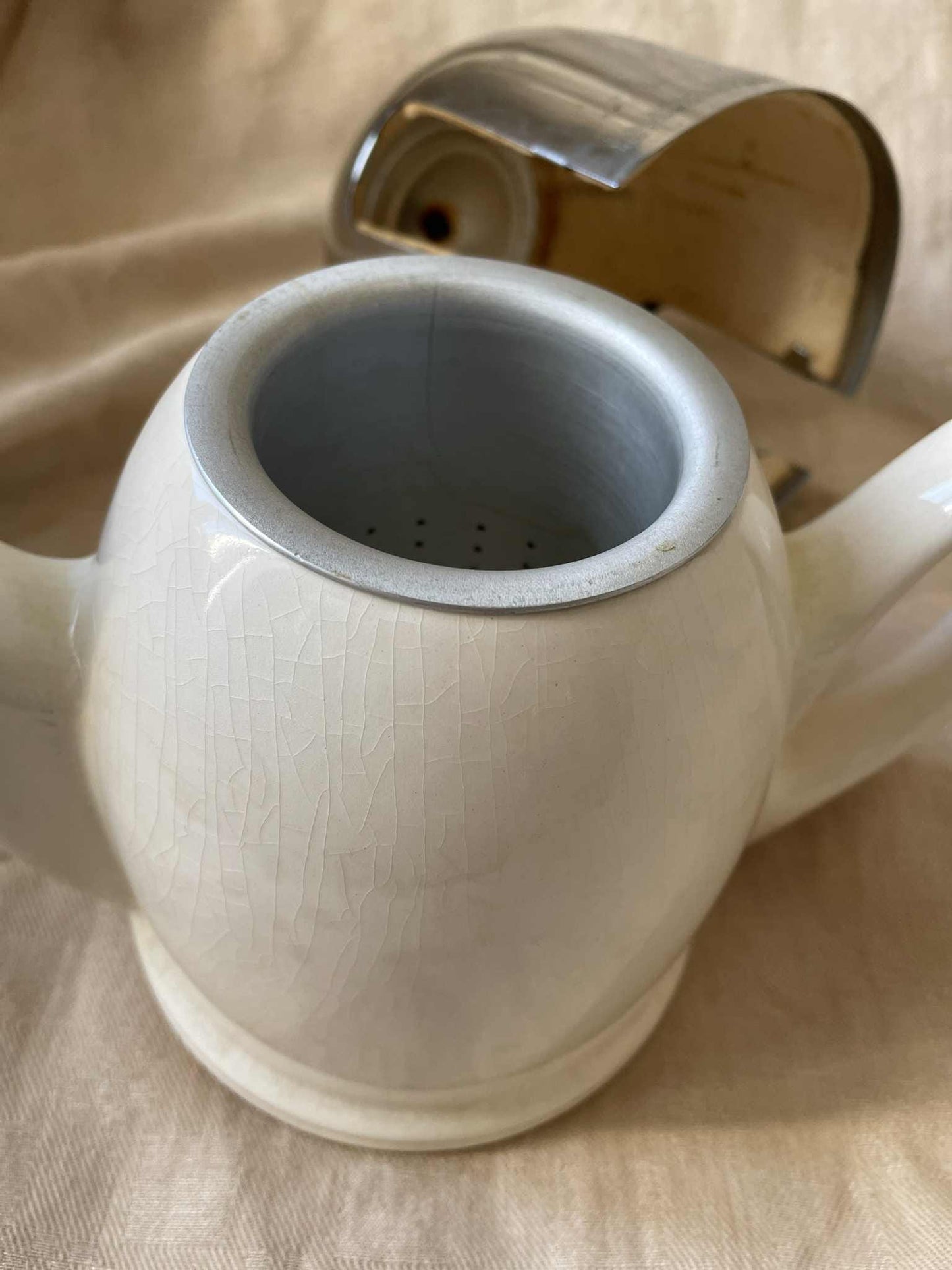 Salam 57  Insulated ceramic Tea pot/ Théière Salam