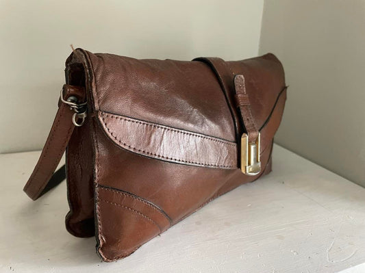 Vintage Leather hand bag with detachable strap