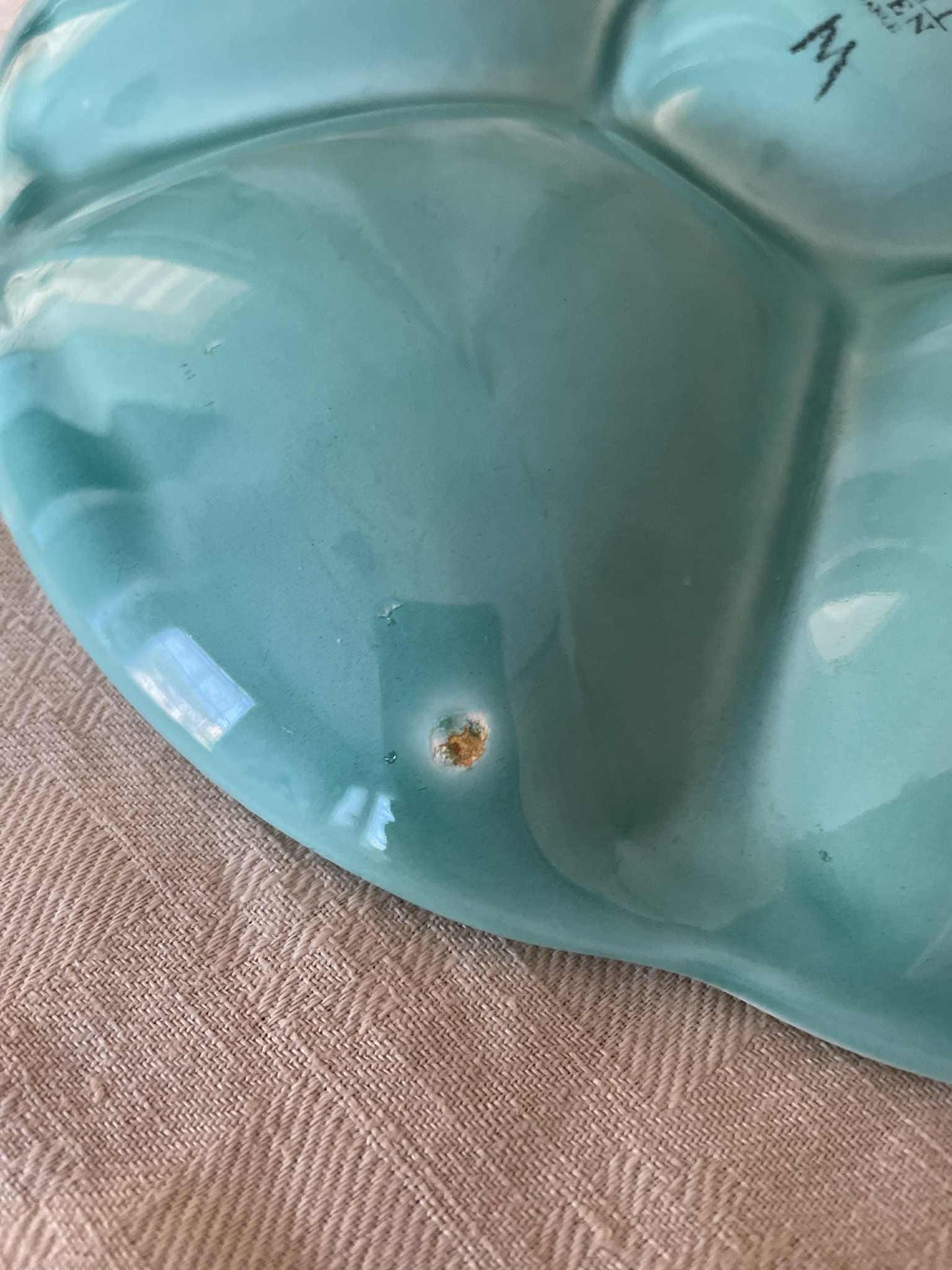 A pair of GIEN majolica oyster plates/ Assiette à huîtres Gien