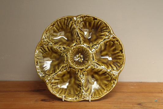 GIEN majolica oyster plate/ Assiette à huîtres Gien Barbotine