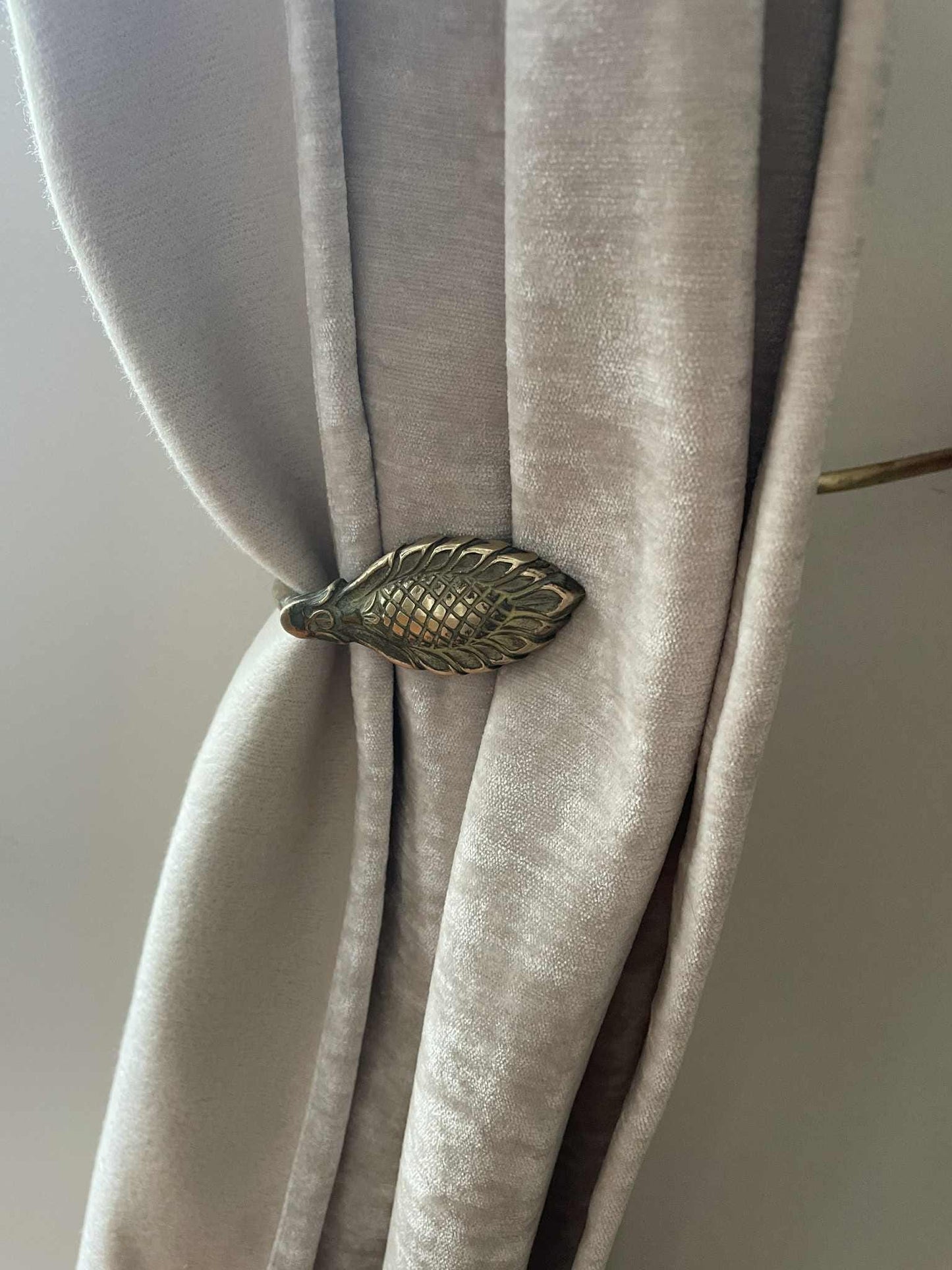 One pair of brass suspended swan neck curtain tie backs / embrasse rideau