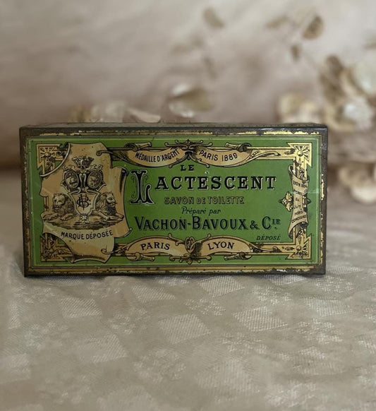 Le Lactescent, vachon-bavou et cie  antique lidded soap tin