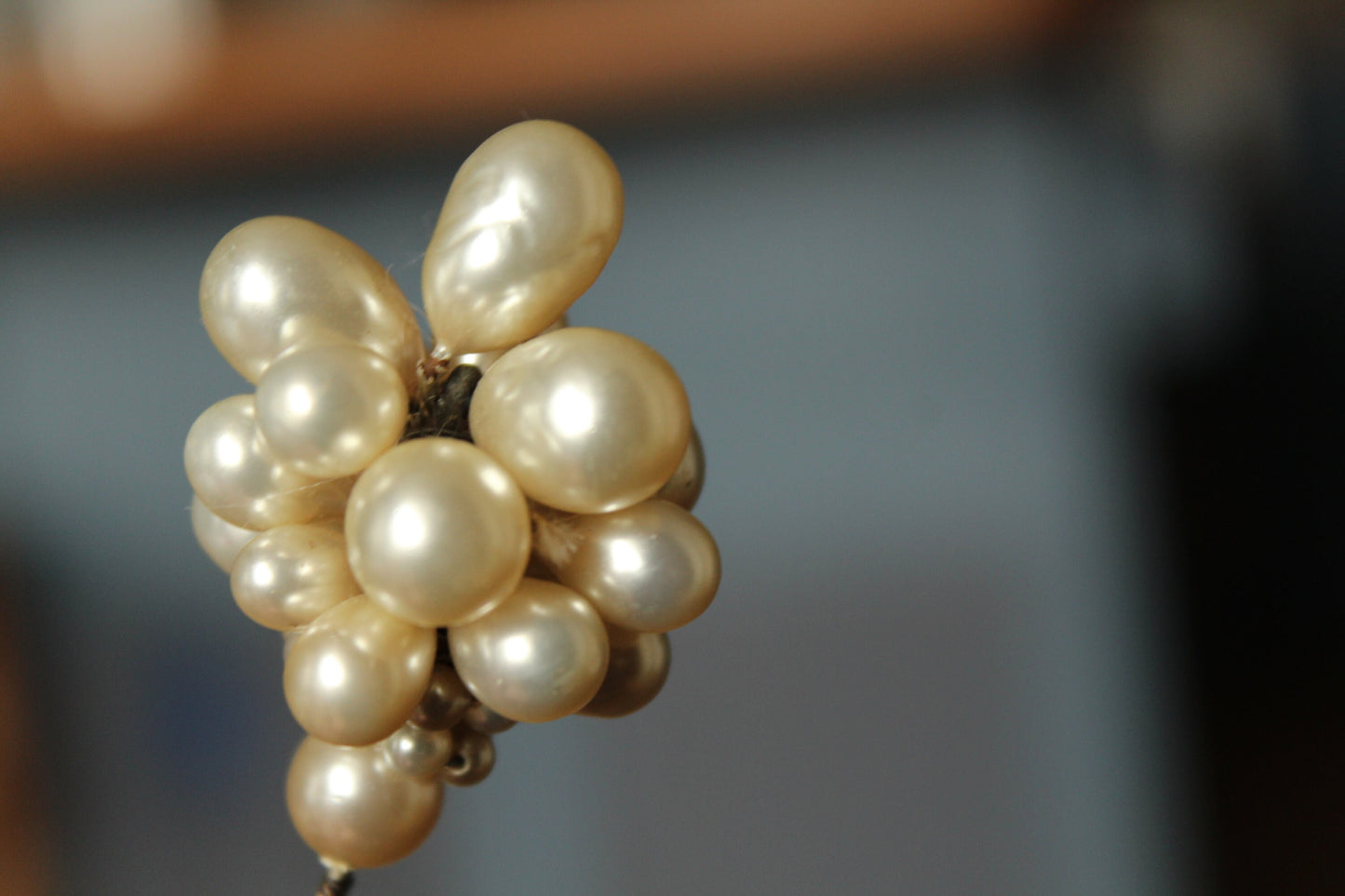 Antique faux pearl cluster hat / stick pin