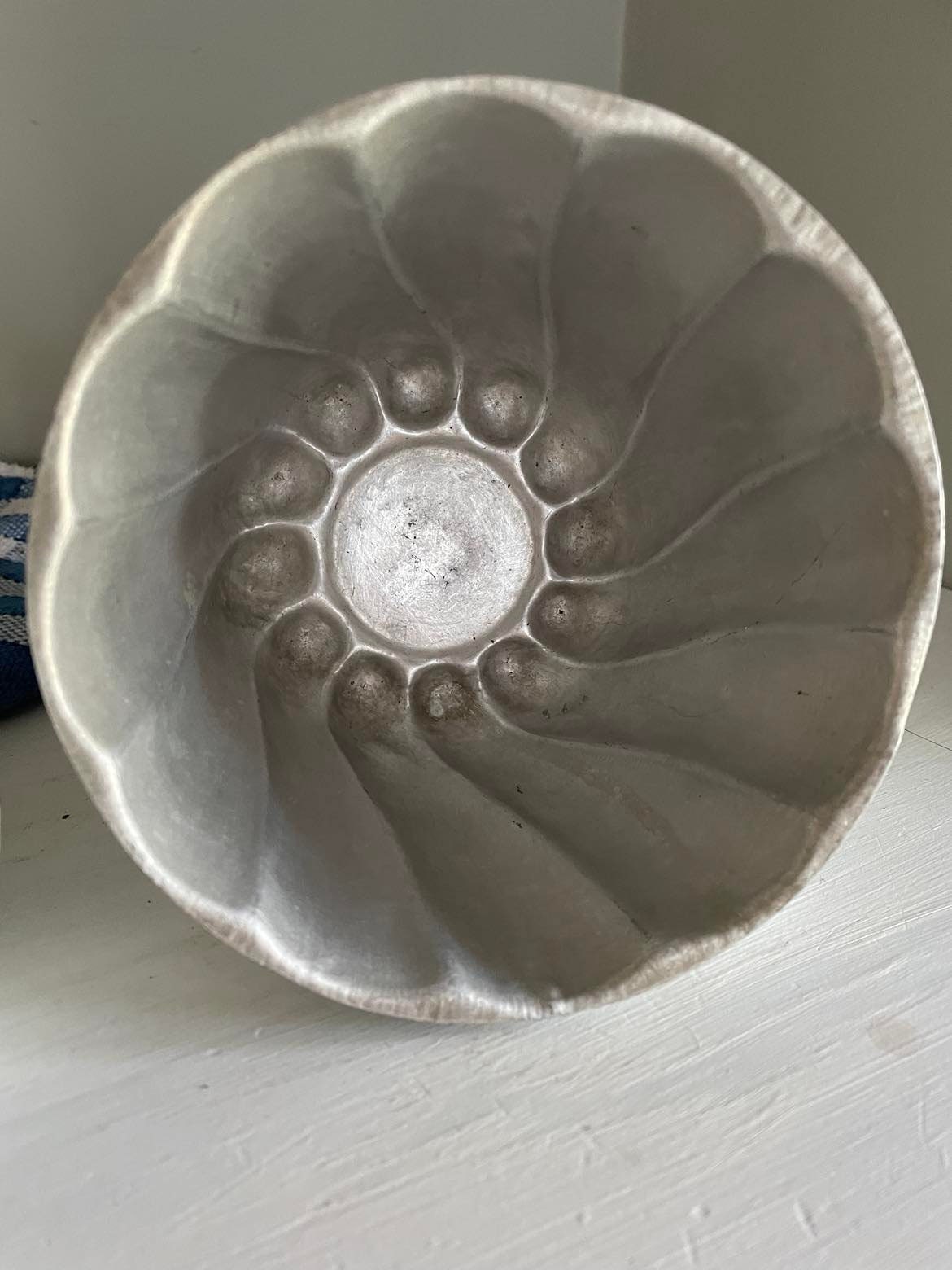 2 small vintage aluminium moulds