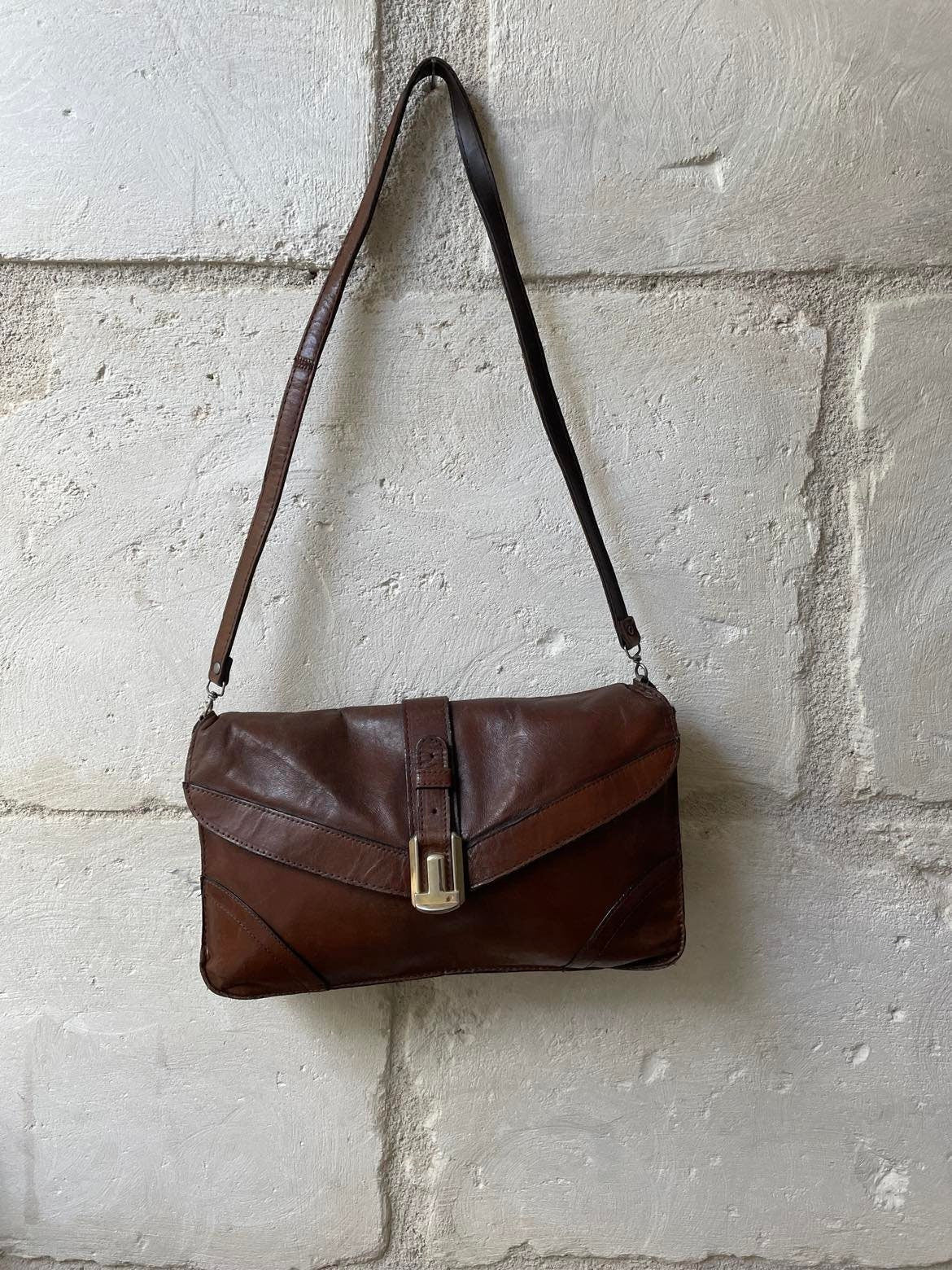 Vintage Leather hand bag with detachable strap