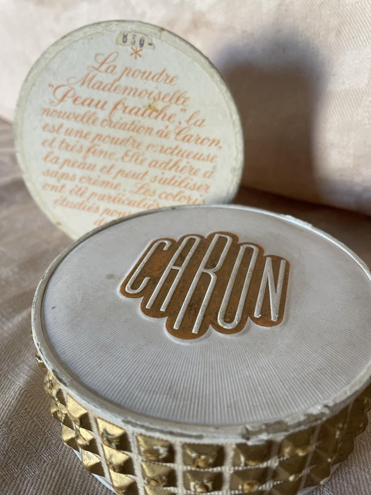 CARON Powder box  "Mademoiselle Peau fraîche"  1939