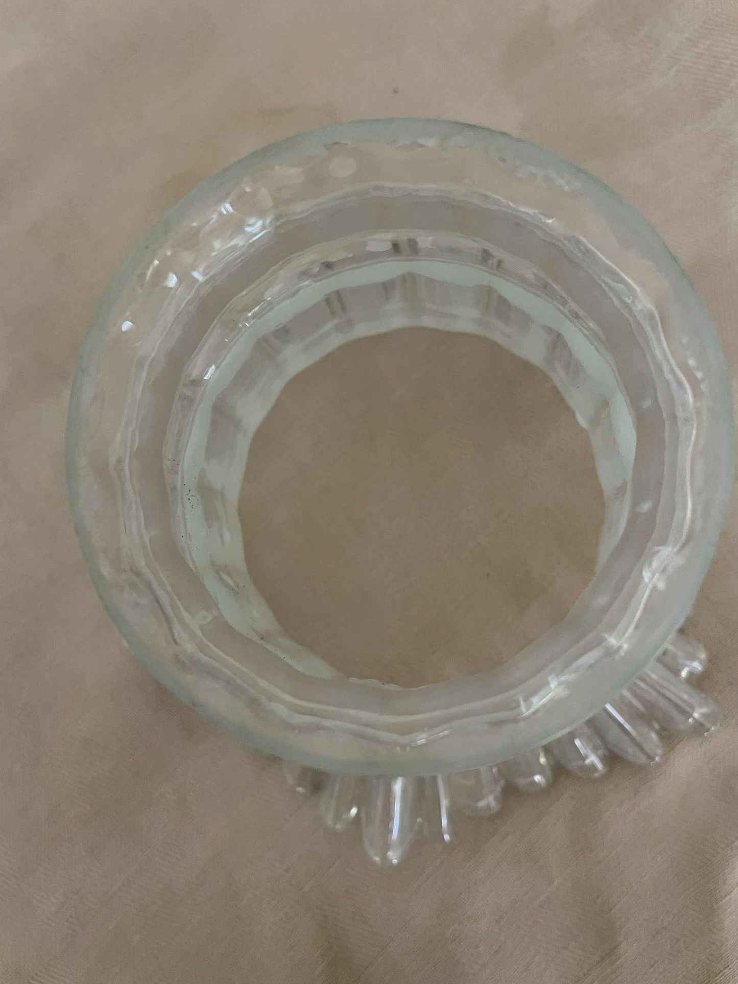 Opalescent globe tulip glass shade