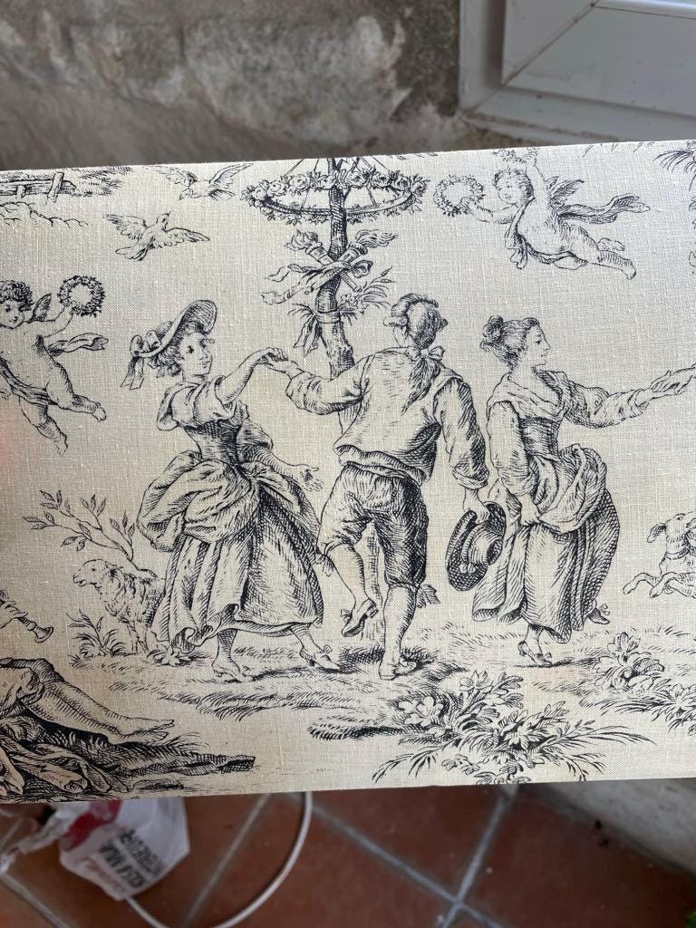 Black Toile de Jouy lidded box