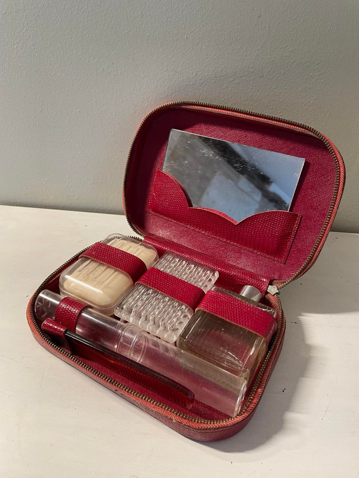 Small mid century mens vanity set