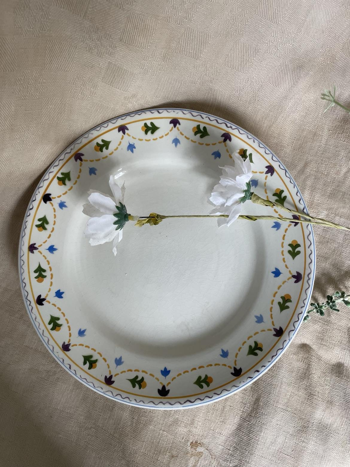 Digoin Sarreguemines low pedestal plate - plat piédouche "Chevreuse"