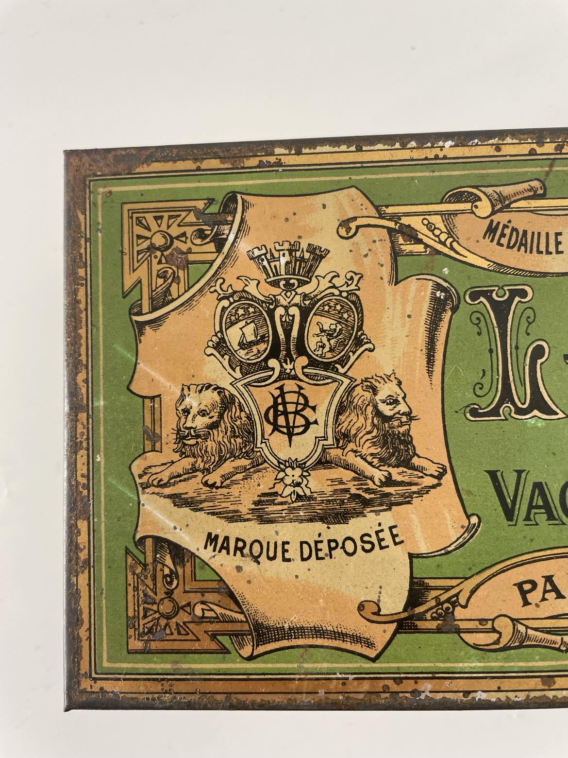 Le Lactescent, vachon-bavou et cie  antique lidded soap tin