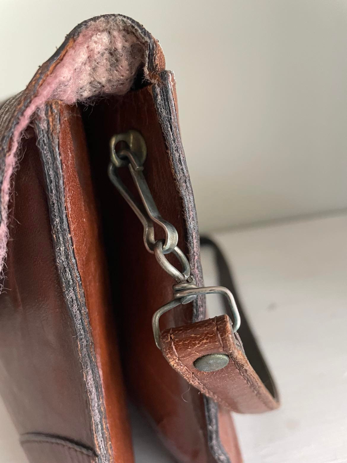 Vintage Leather hand bag with detachable strap