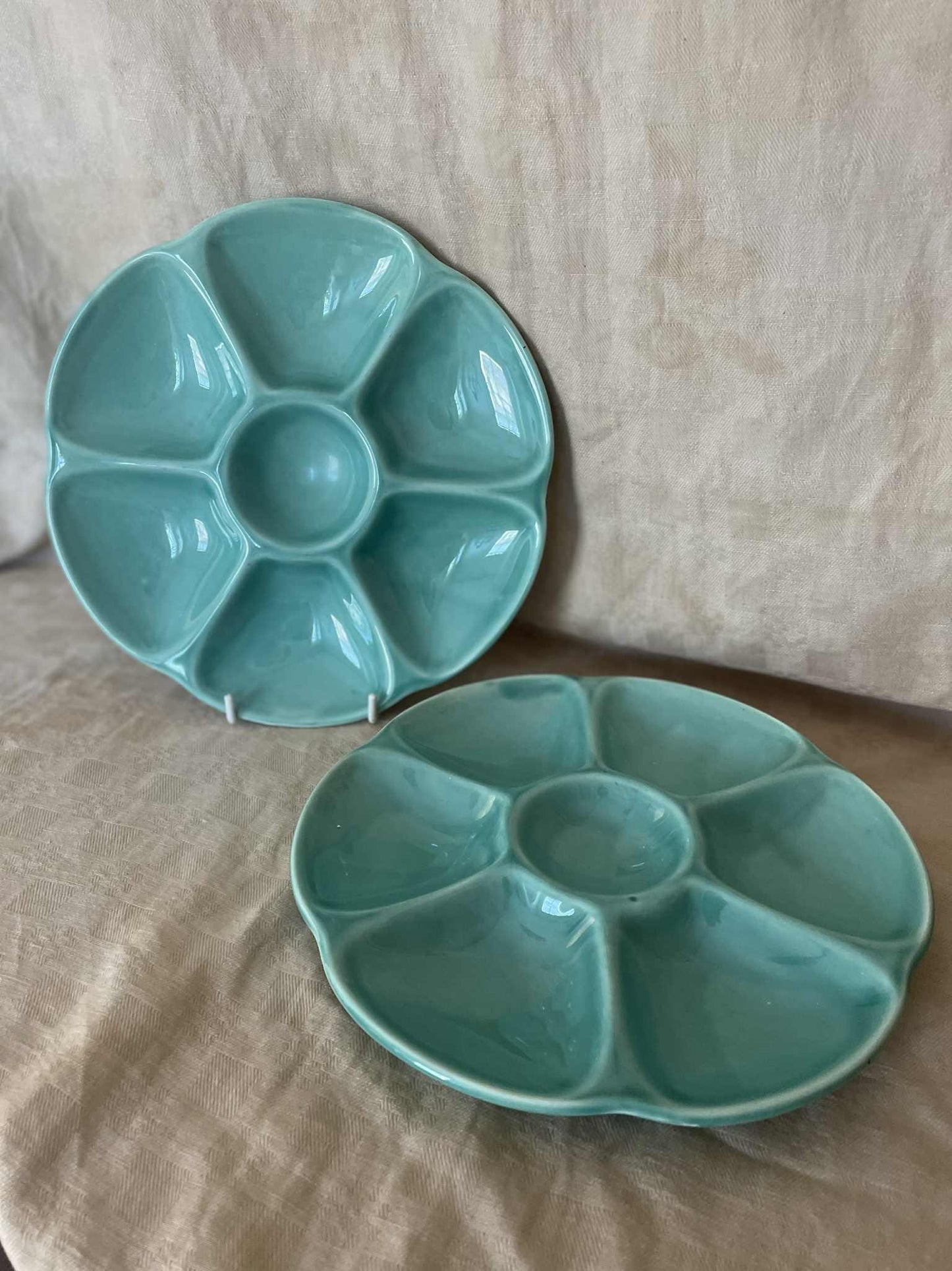 A pair of GIEN majolica oyster plates/ Assiette à huîtres Gien