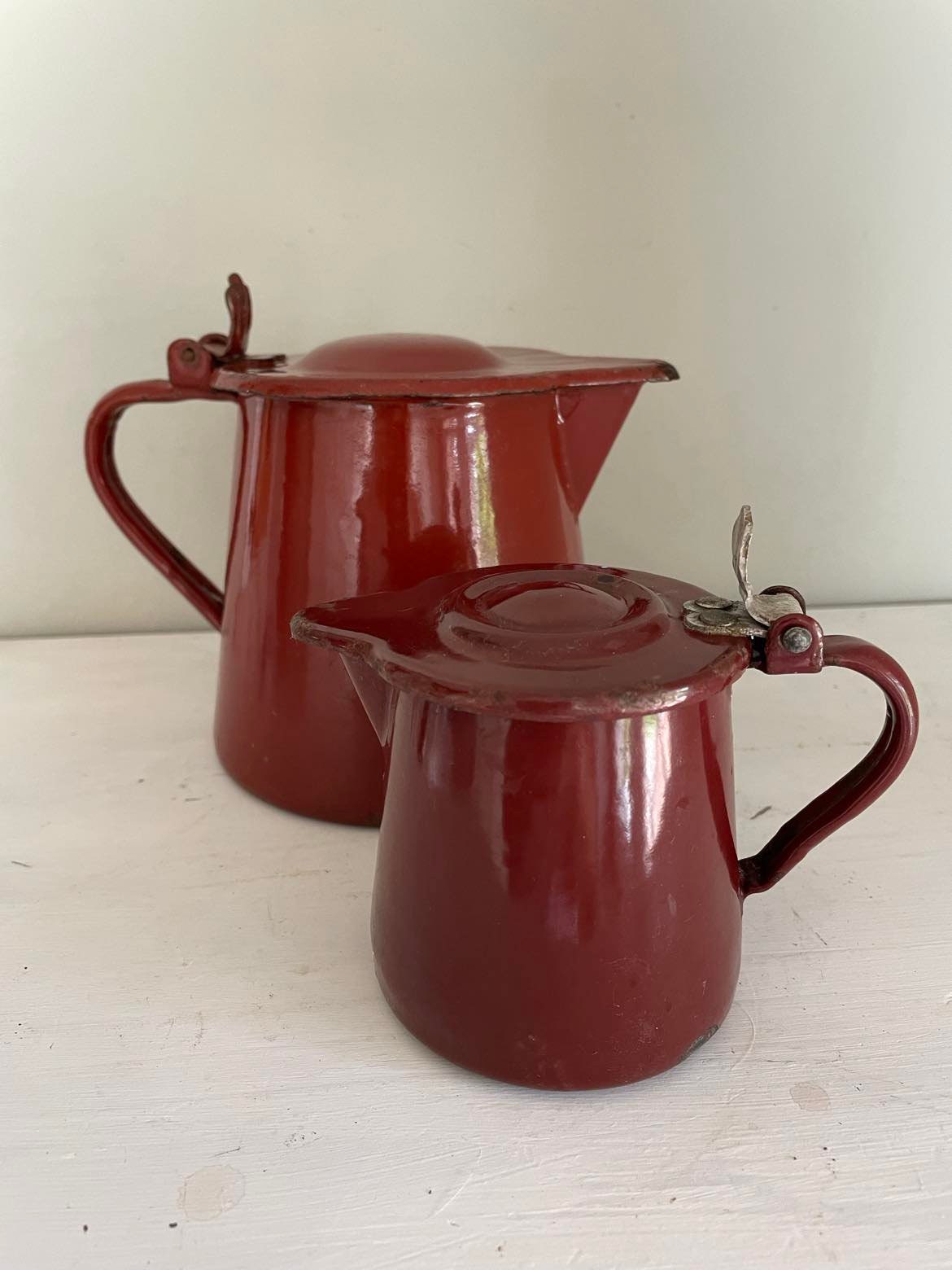 Enamelled coffee pot/ cafetière tôle émaillée