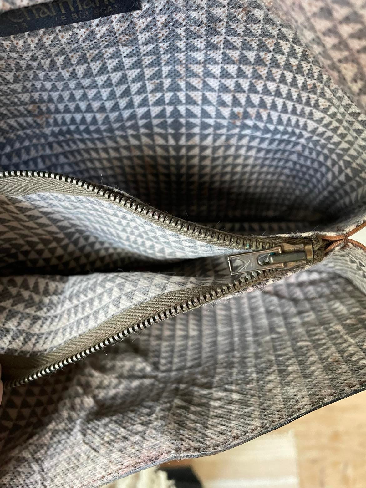 Vintage Leather hand bag with detachable strap