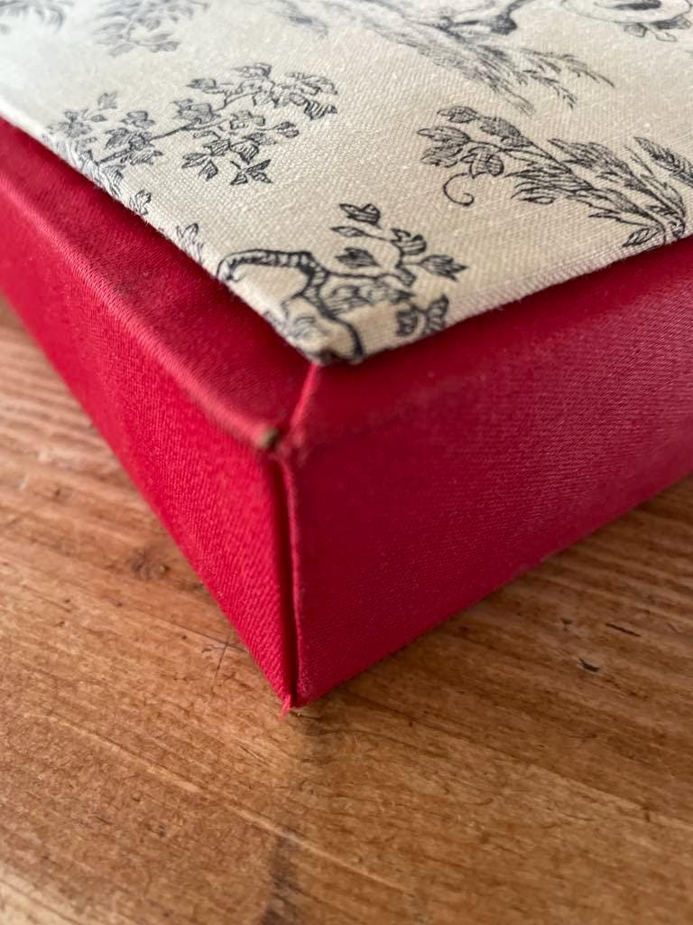 Black Toile de Jouy lidded box