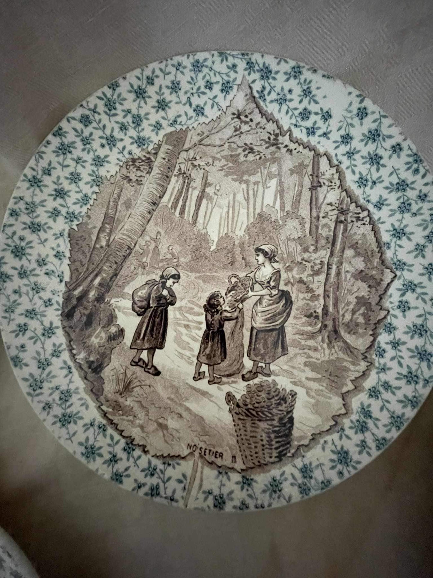 A set of 5 Antique Sarreguemines U.C  display plates - Fruit trees/ Harvest