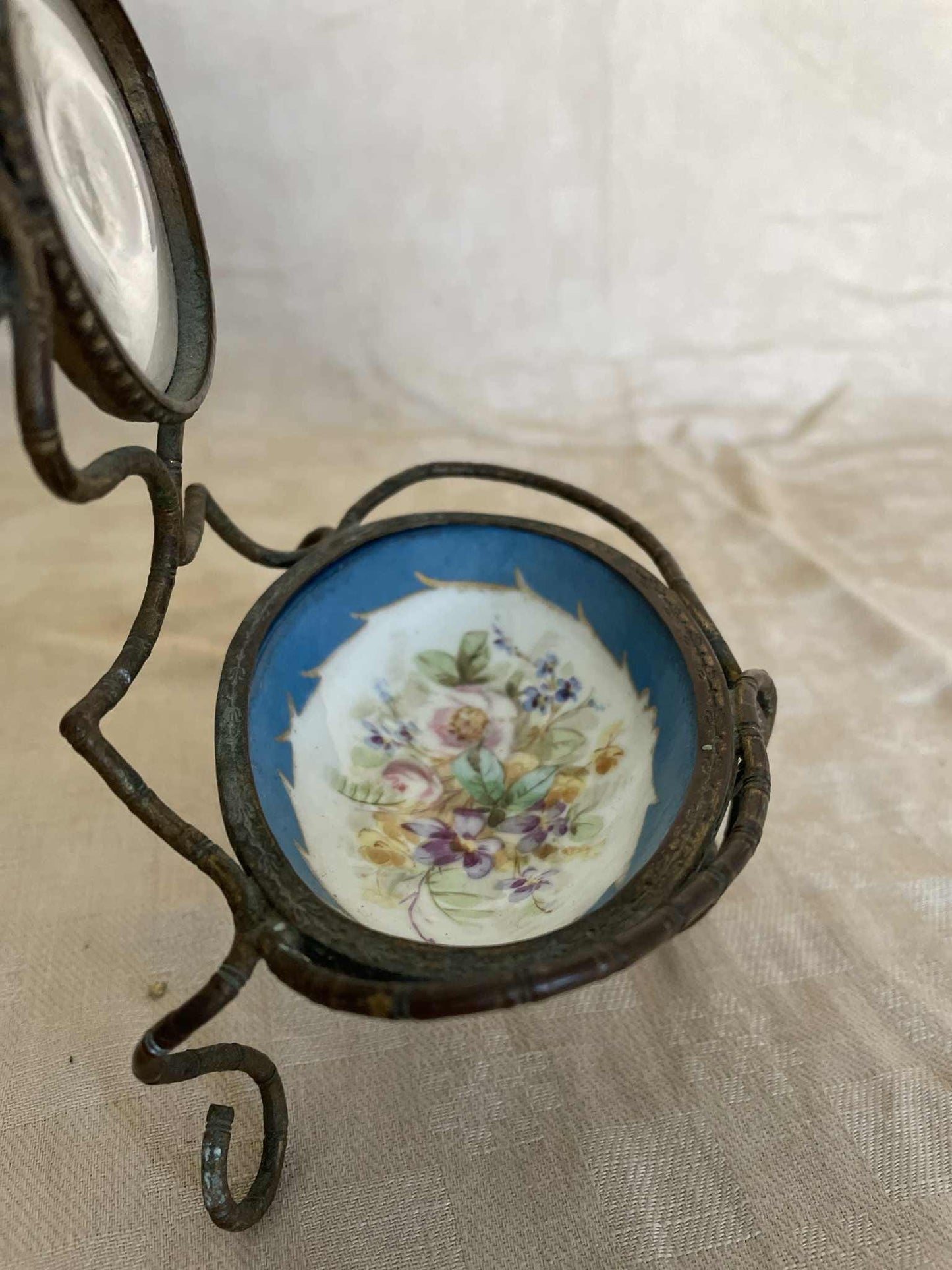 Art Nouveau pocket watch stand