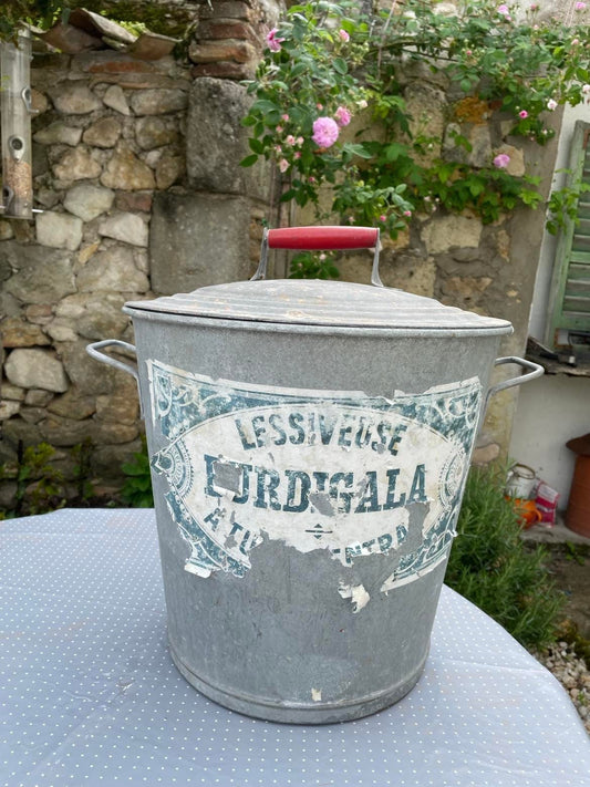 Galvanized Lessiveuse - early washing "machine"