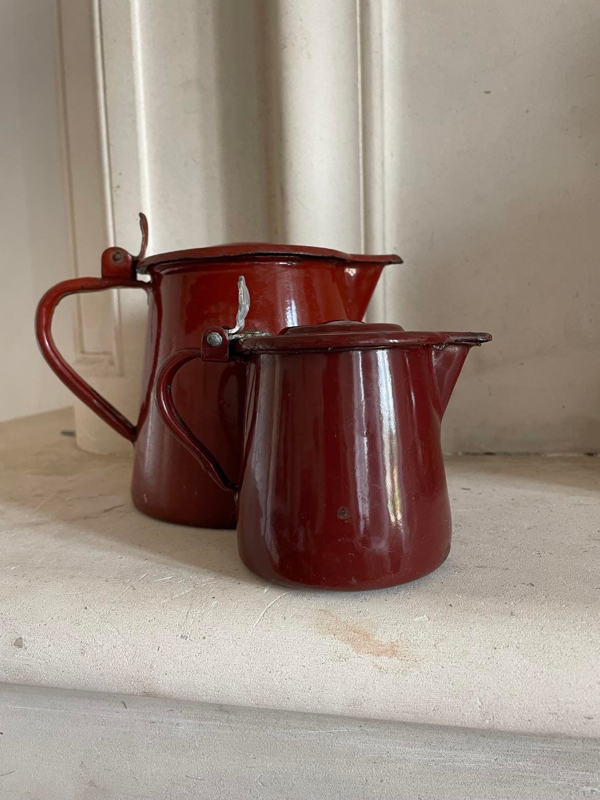 Enamelled coffee pot/ cafetière tôle émaillée