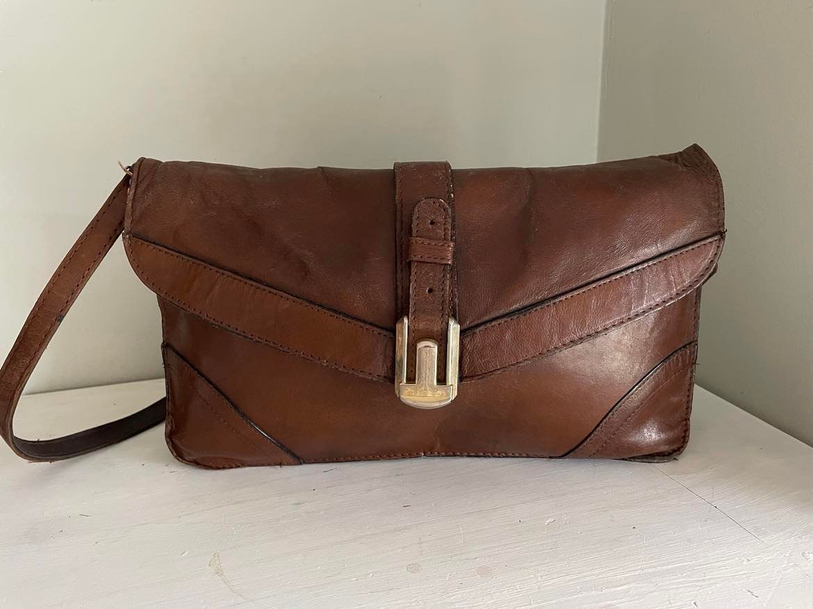 Vintage Leather hand bag with detachable strap
