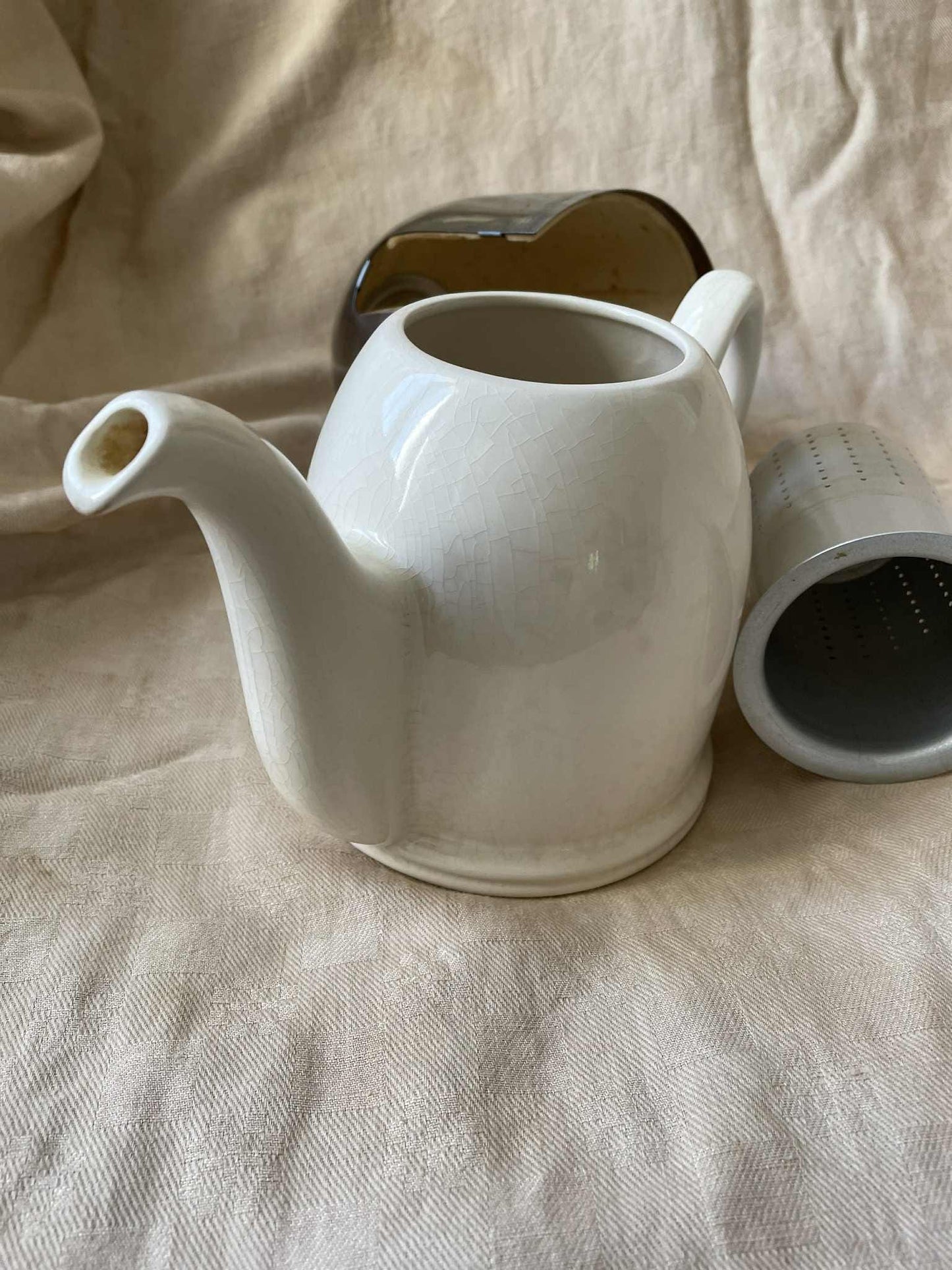Salam 57  Insulated ceramic Tea pot/ Théière Salam