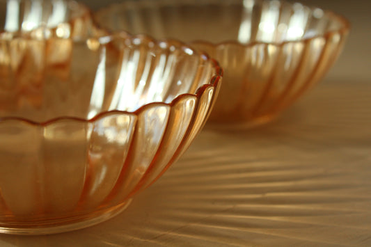 Set of 3 iridescent glass dessert bowls  GHB Huilor