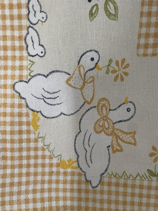 A set of 8 vintage cotton napkins /serviettes